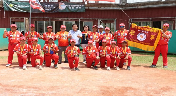 <p><span></span><div>114學年度國小軟式組全國賽冠軍-台中德芙蘭</div></p>